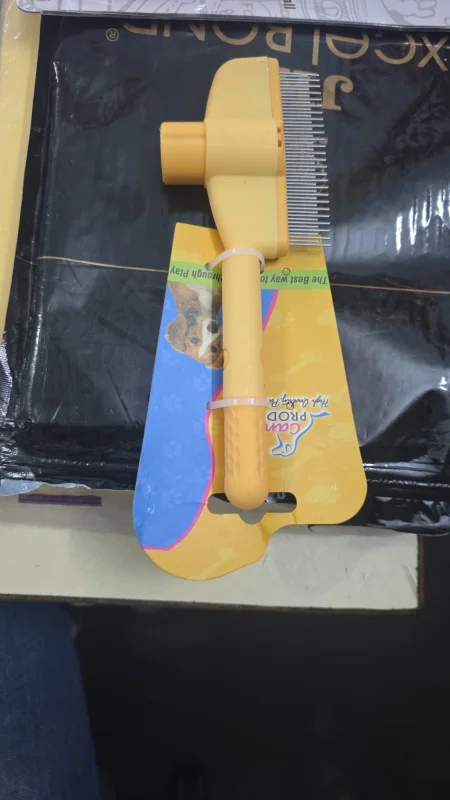 P D-SHEDDING BUTTON COMB
